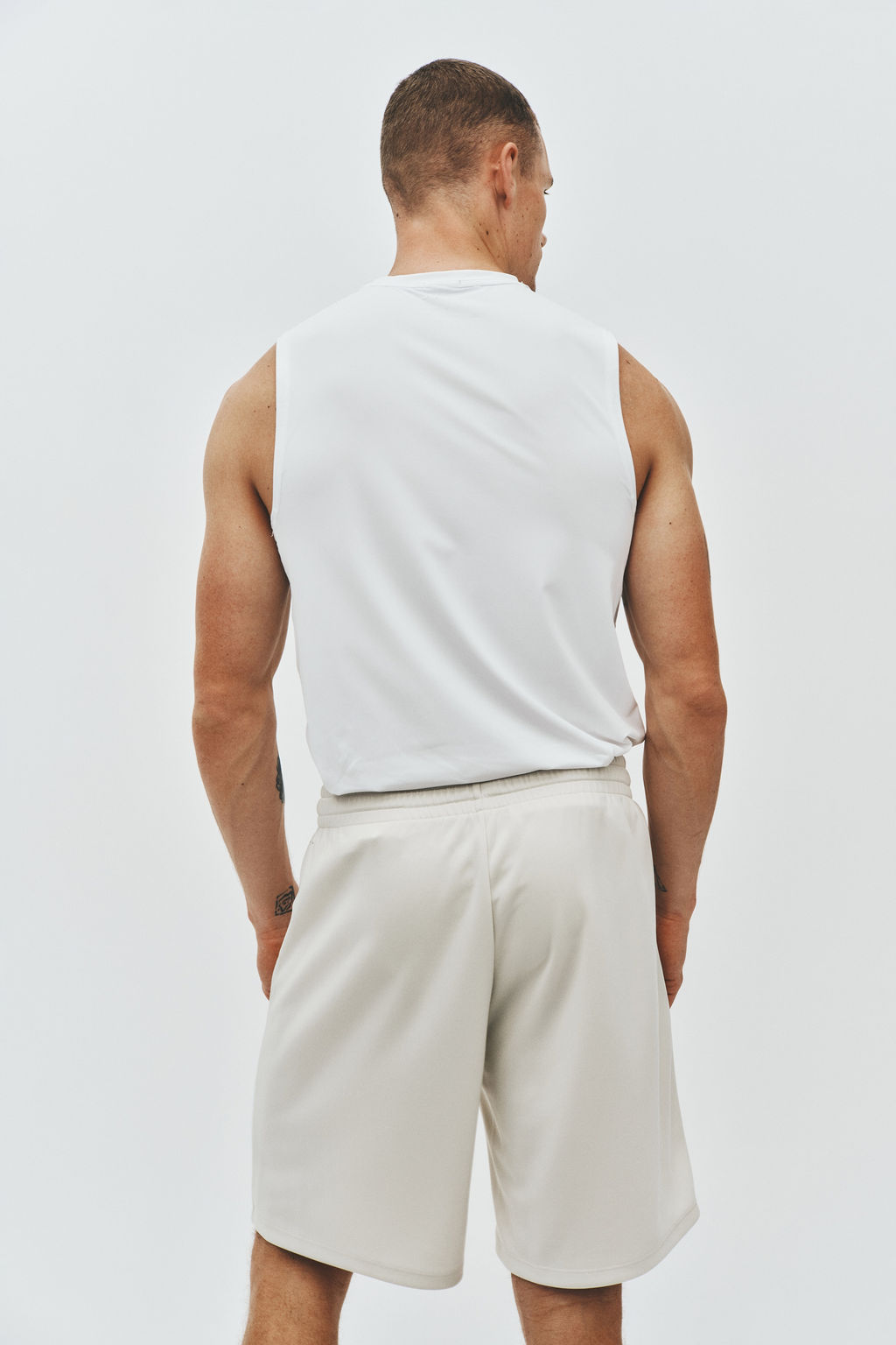 Pantal?n corto de deporte con DryMove Regular Fit - H&m фото 8