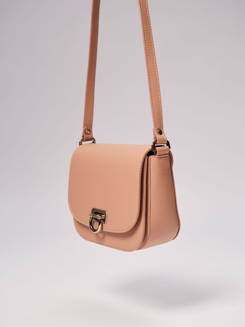 Сумка кожаная Azaro 30741 бежевая нуга