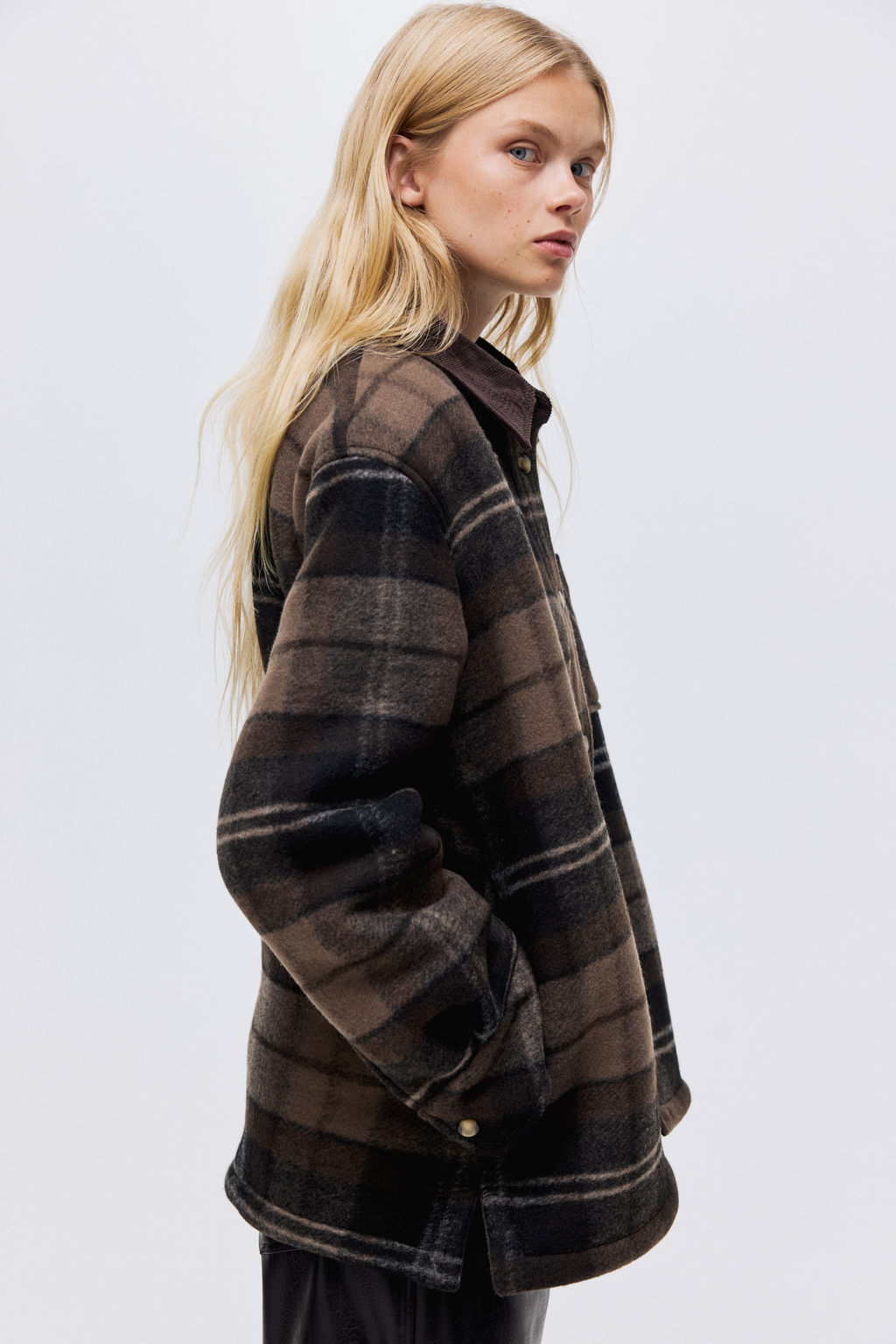 Chaqueta camisera con forro en borreguito - H&m фото 6