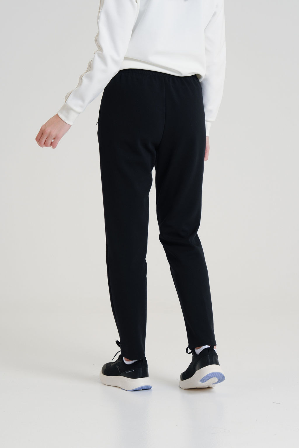 Брюки трикотажные удлиненные Черный TRN ESSENTIAL Knit Track Pants - Anta фото 4