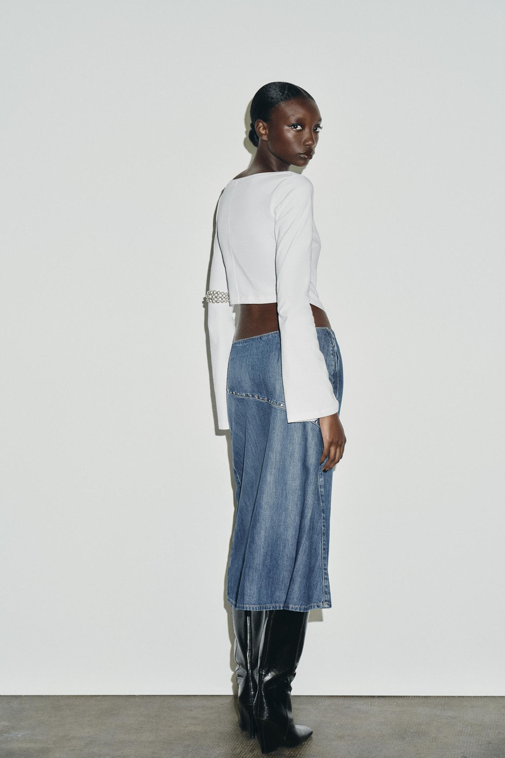 ASYMMETRIC BOAT NECK T-SHIRT - Zara фото 5