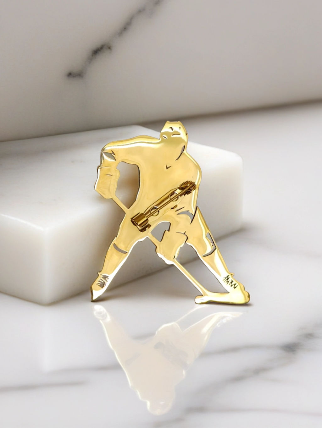 Брошь Хоккеист