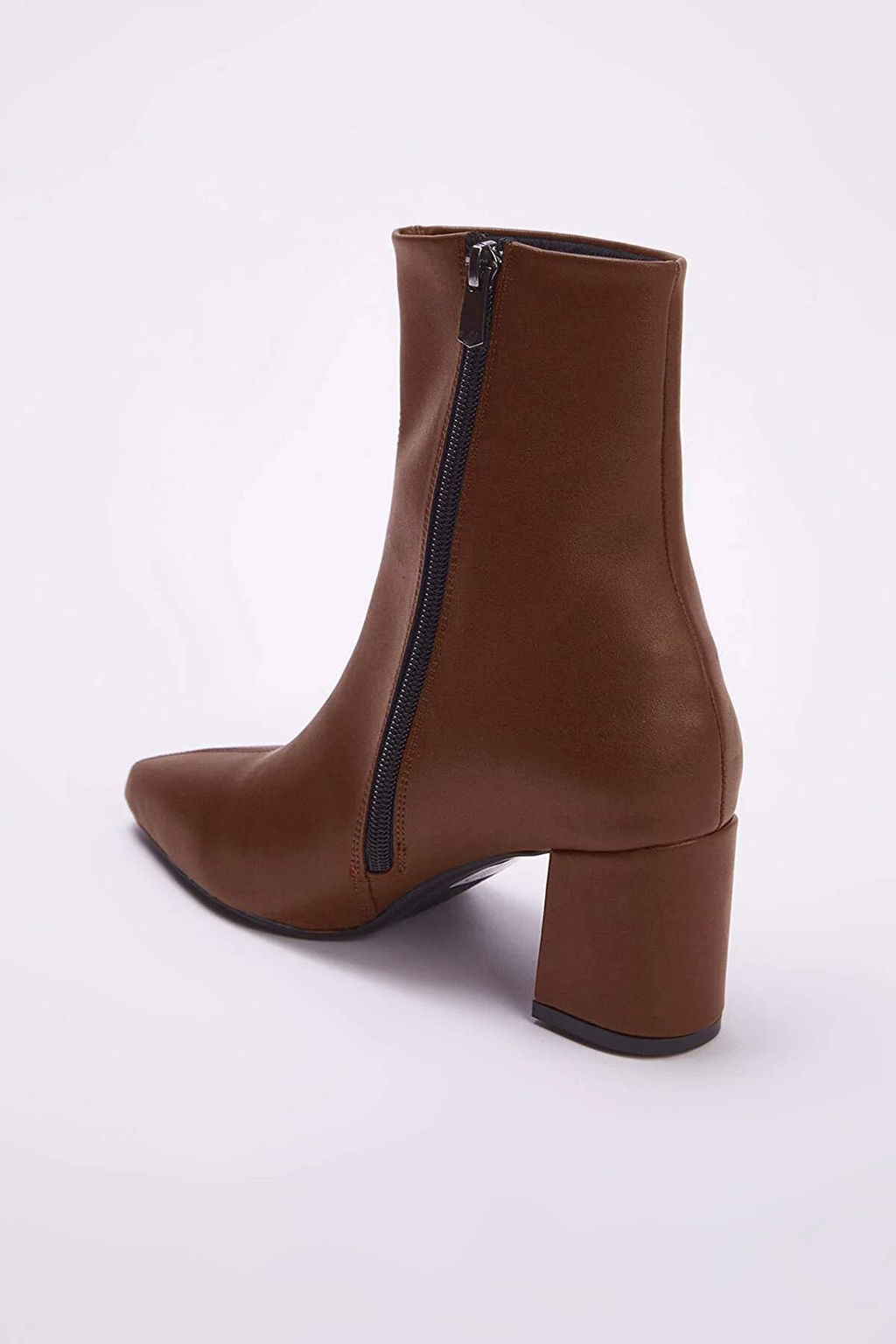 Siyah Sivri Burun Kad?n Blok Topuklu Yar?m Bot
TAKAW26BO00067 - Trendyolmilla фото 11