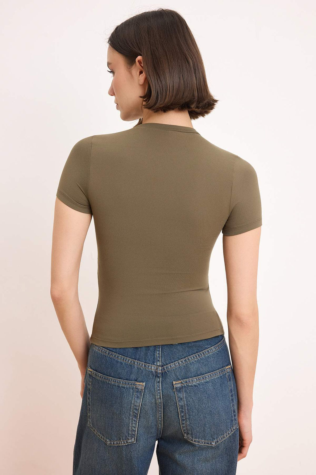 Haki Duz Fitted Bisiklet Yaka Standart Kol K?sa Poliamid Orme T-Shirt TWOSS26TS00151