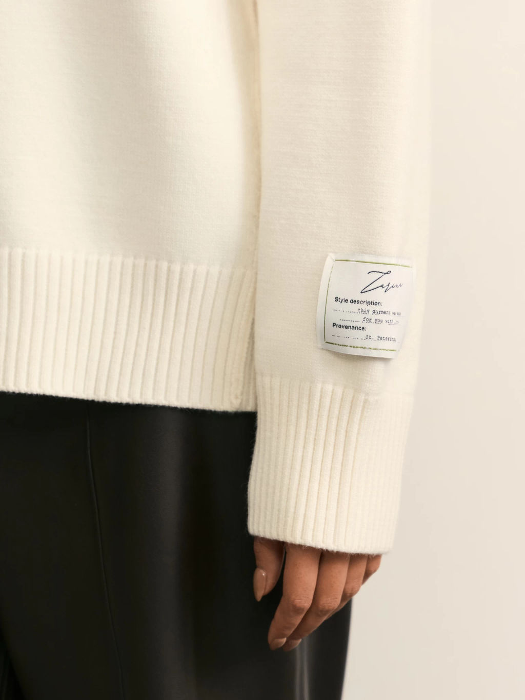 Джемпер с декоративной нашивкой / Zarina  фото 7