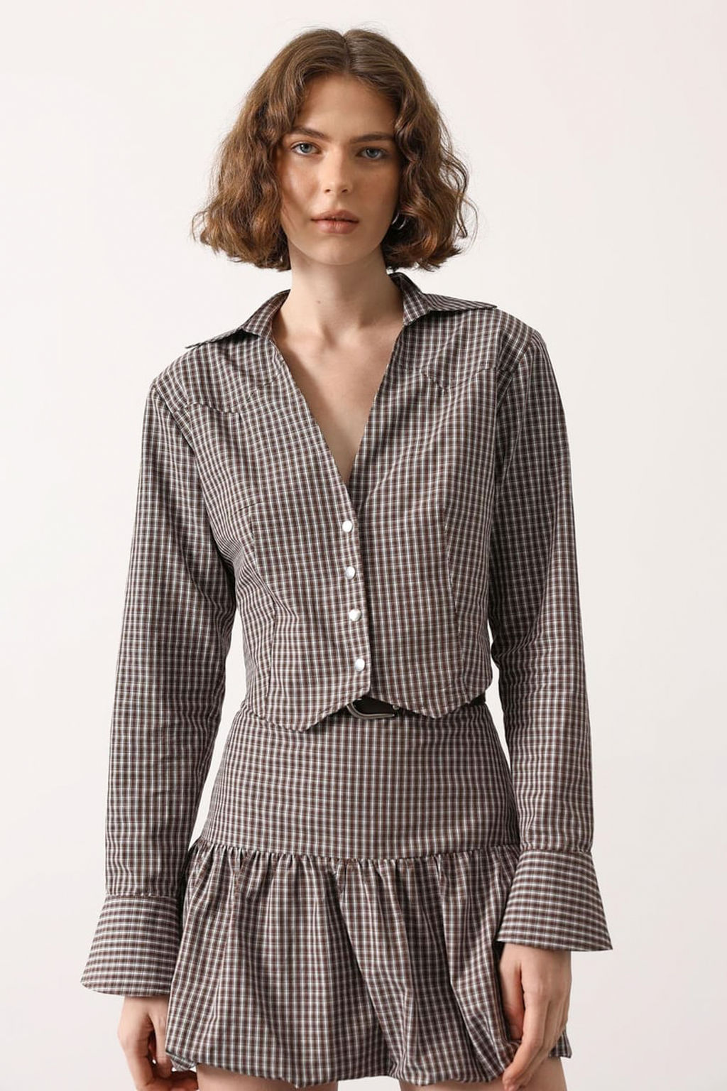 Kahverengi-Cok Renkli Mini Ekoseli Fitted Crop Gomlek TWOSS26GO00150 - Trendyolmilla фото 3