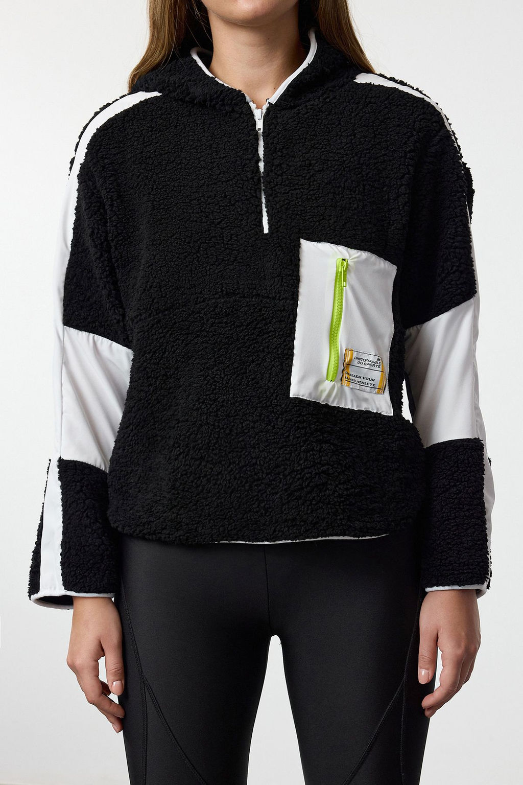TRENDYOLMILLA Ekru Renk Bloklu Parasut Kumas Detayl? Pelus Genis Kal?p Orme Spor Sweatshirt THMAW24SW00009  фото 12