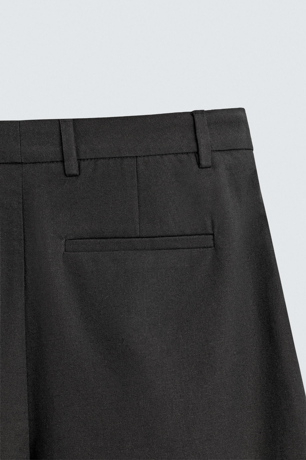 BERMUDA RELAXED FIT PLIEGUES / Negro