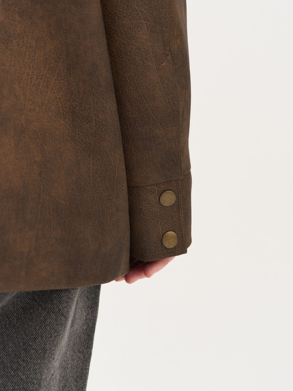 Пиджак из экокожи "Винтажный коричневый" женский