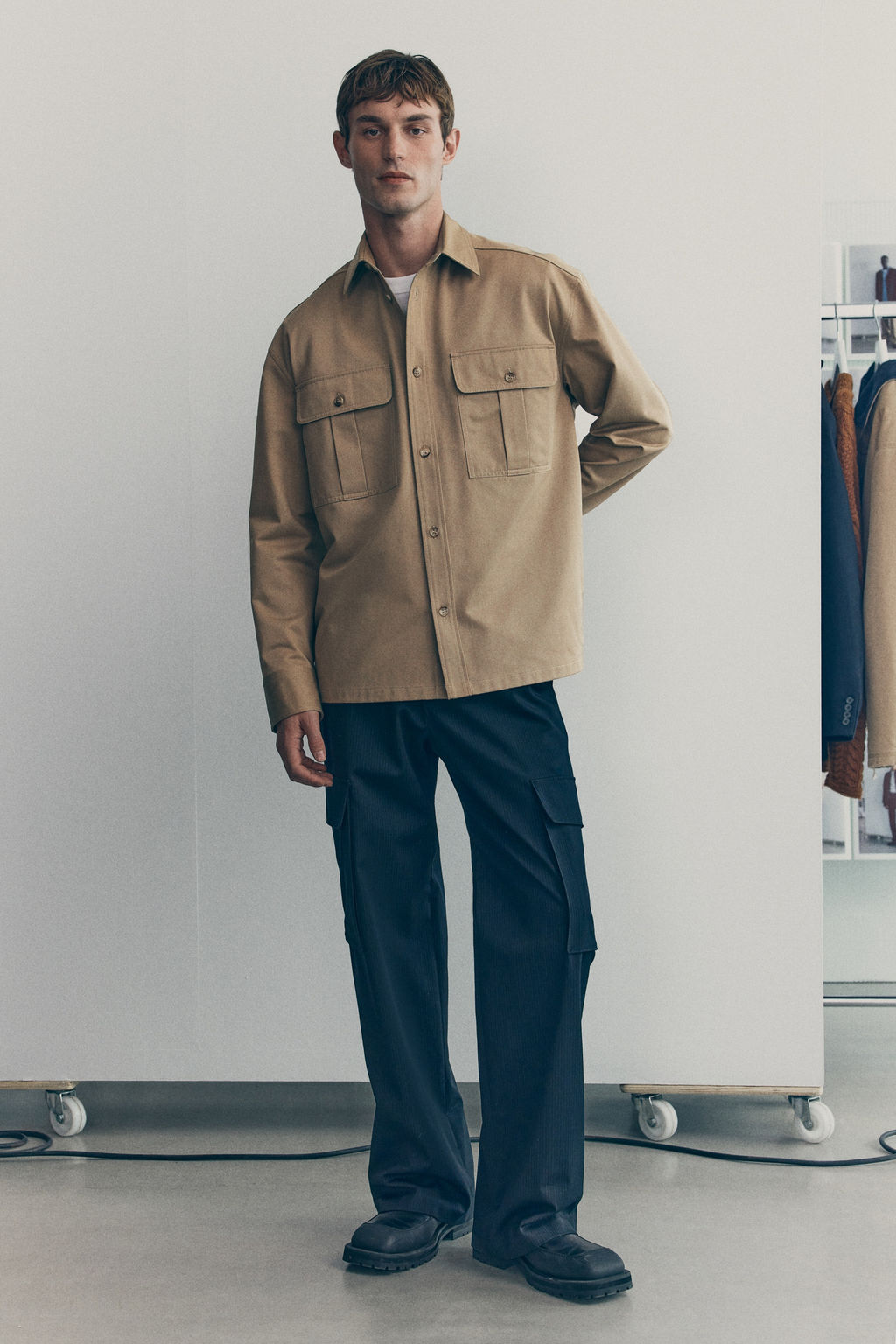 Sobrecamisa cargo en sarga de algod?n - H&m фото 6