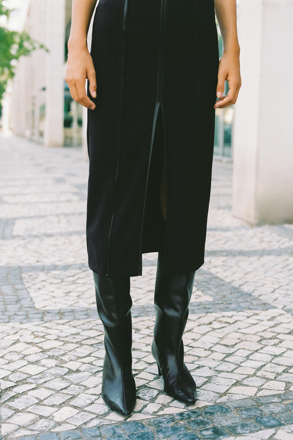 FAUX LEATHER TRIM MIDI DRESS - Zara фото 2