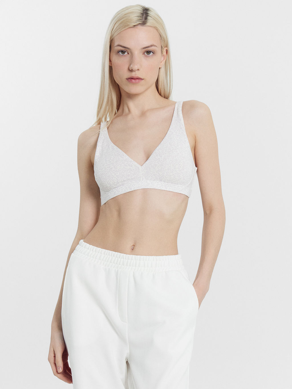 Бюстгальтер женский мягкий сумрачно-белый с листочками - Mark formelle фото 4