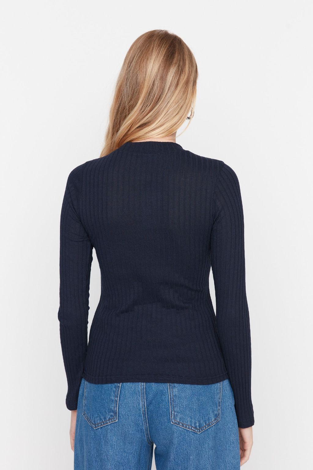 Trendyolmilla Siyah Dik Yaka Fitilli Esnek Fitted/Vucuda Oturan Orme Bluz TWOAW20BZ0200 фото 10