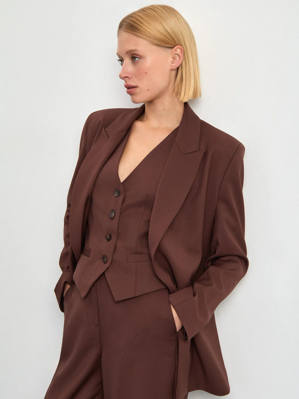 EMKA / Жилет приталенного кроя  фото 3