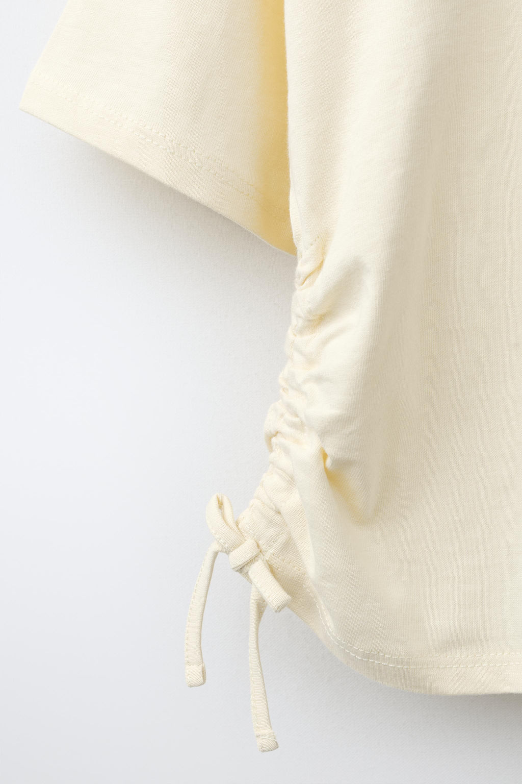 CAMISETA TEXTO FRUNCIDO / Vainilla - Zara фото 4