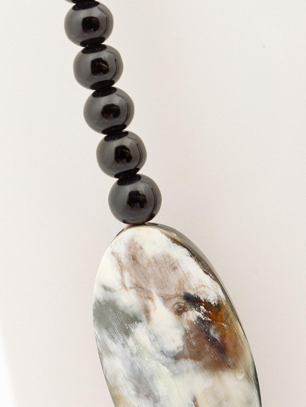 Украшение бусы из рога № Р-028 - Ганг фото 2