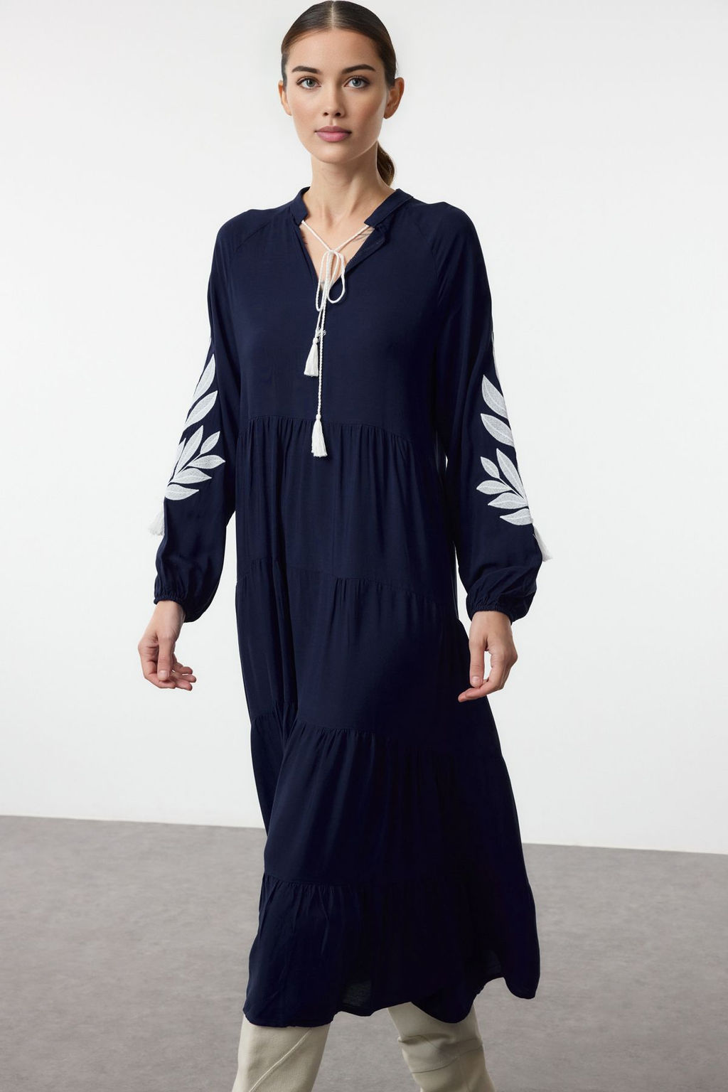 TRENDYOLMILLA Lacivert Genis Kesim Nak?sl? Midi Dokuma Elbise TWOAW25EL00543  фото 2
