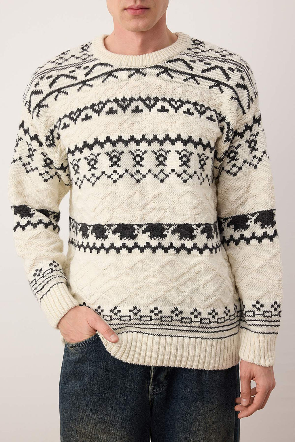 Ekru Regular Bisiklet Yaka Y?lbas? Kazak TMNAW26KZ00004 - Trendyolmilla фото 4