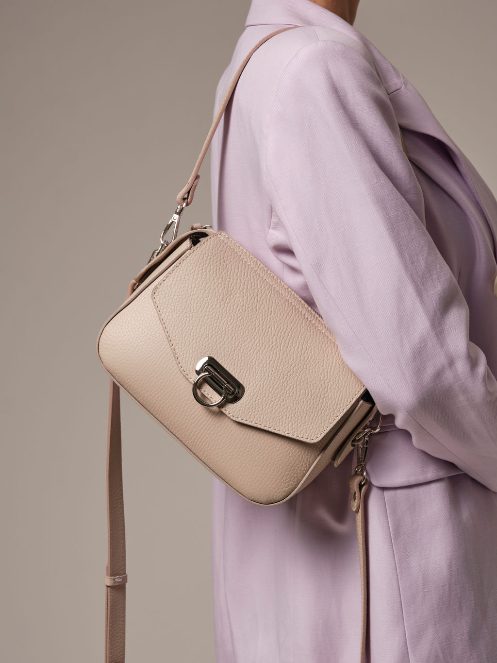 Сумка кожаная через плечо Azaro 3684 бежевый жемчуг