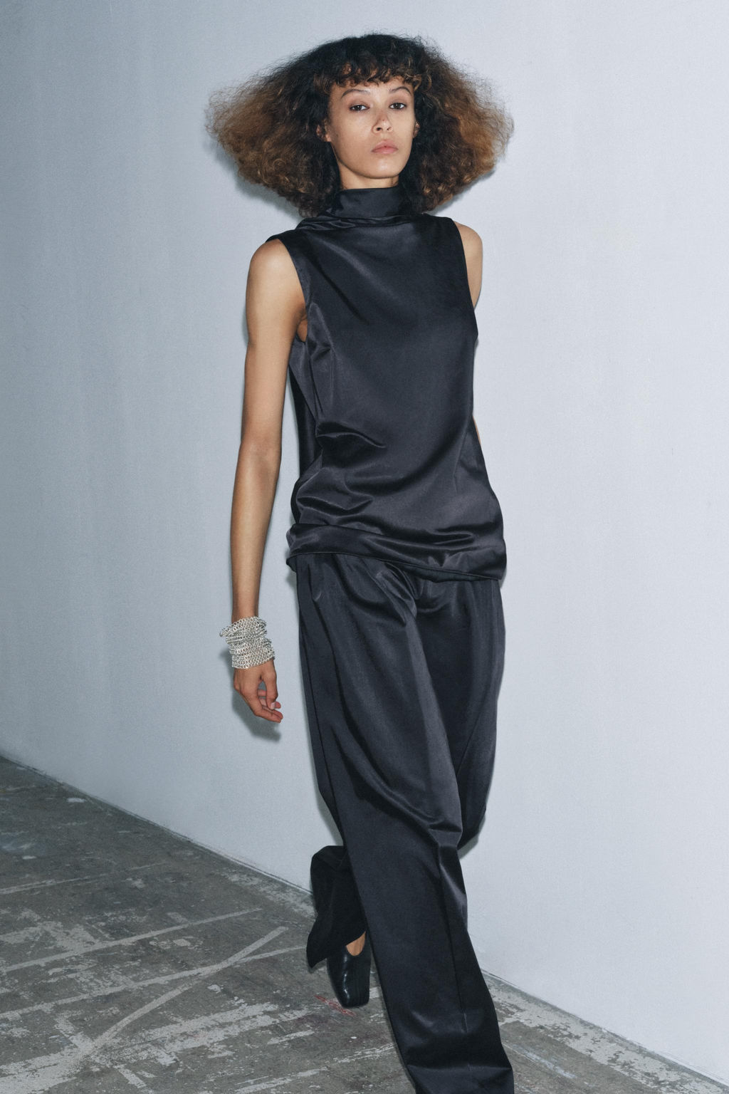 ZW COLLECTION SATIN TROUSERS WITH DARTS - Zara фото 5