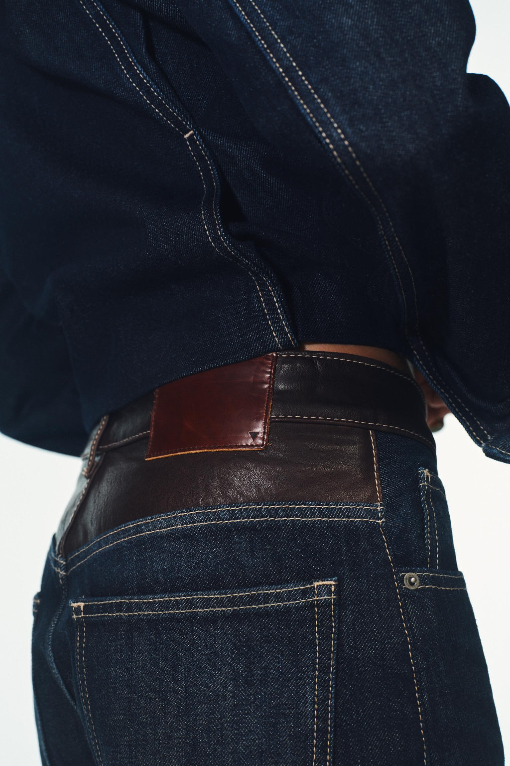 TRF STRAIGHT WIDE HIGH-WAIST LEATHER JEANS - Zara фото 7