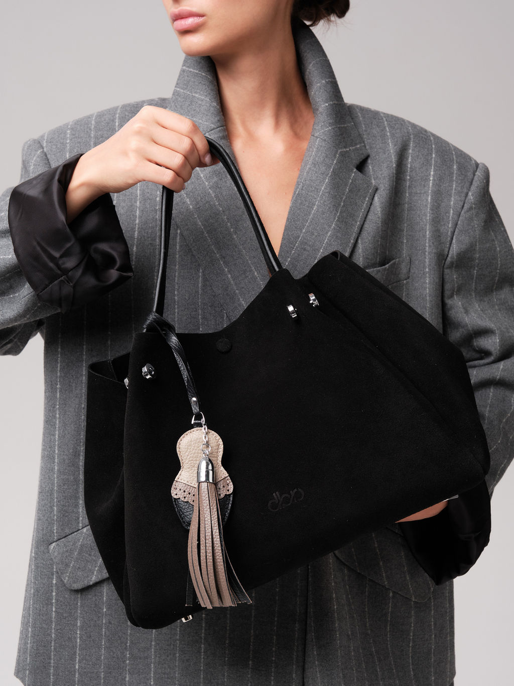 Замшевая сумка с матрешкой Vasilisa DBR 31210 черный