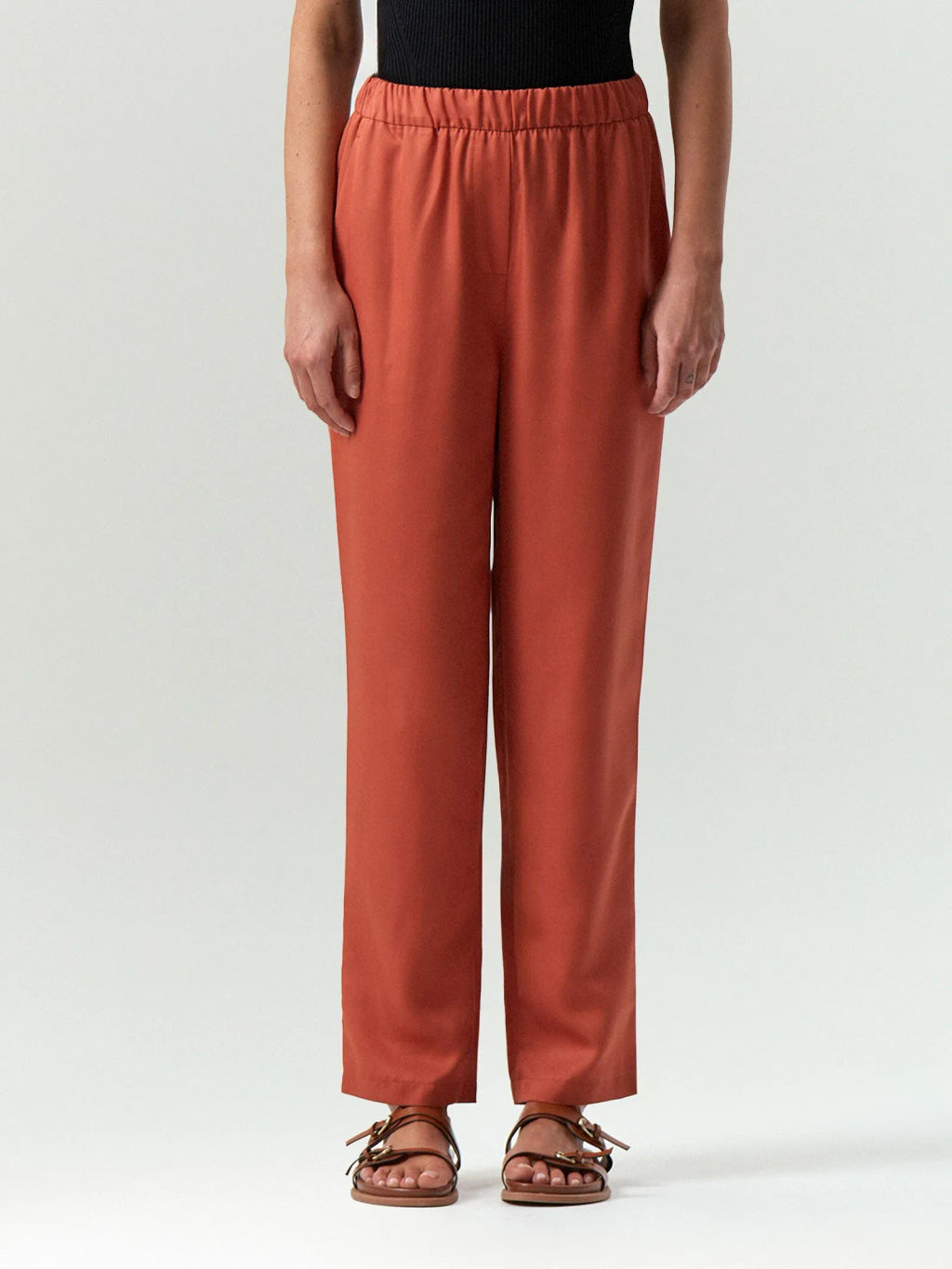 Emka / Брюки зауженного кроя из 100% тенсела фото 3