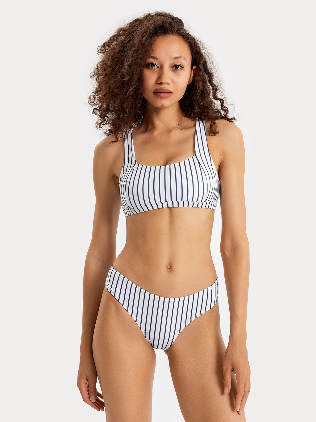 КУПАЛЬНЫЙ КОСТЮМ ЖЕНСКИЙ темно -синяя полоска на белом 702246 - Mark formelle фото 2