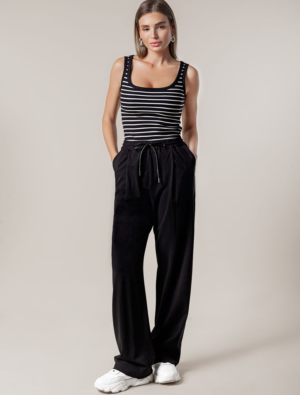 D43.222 Топ женский черно-белый