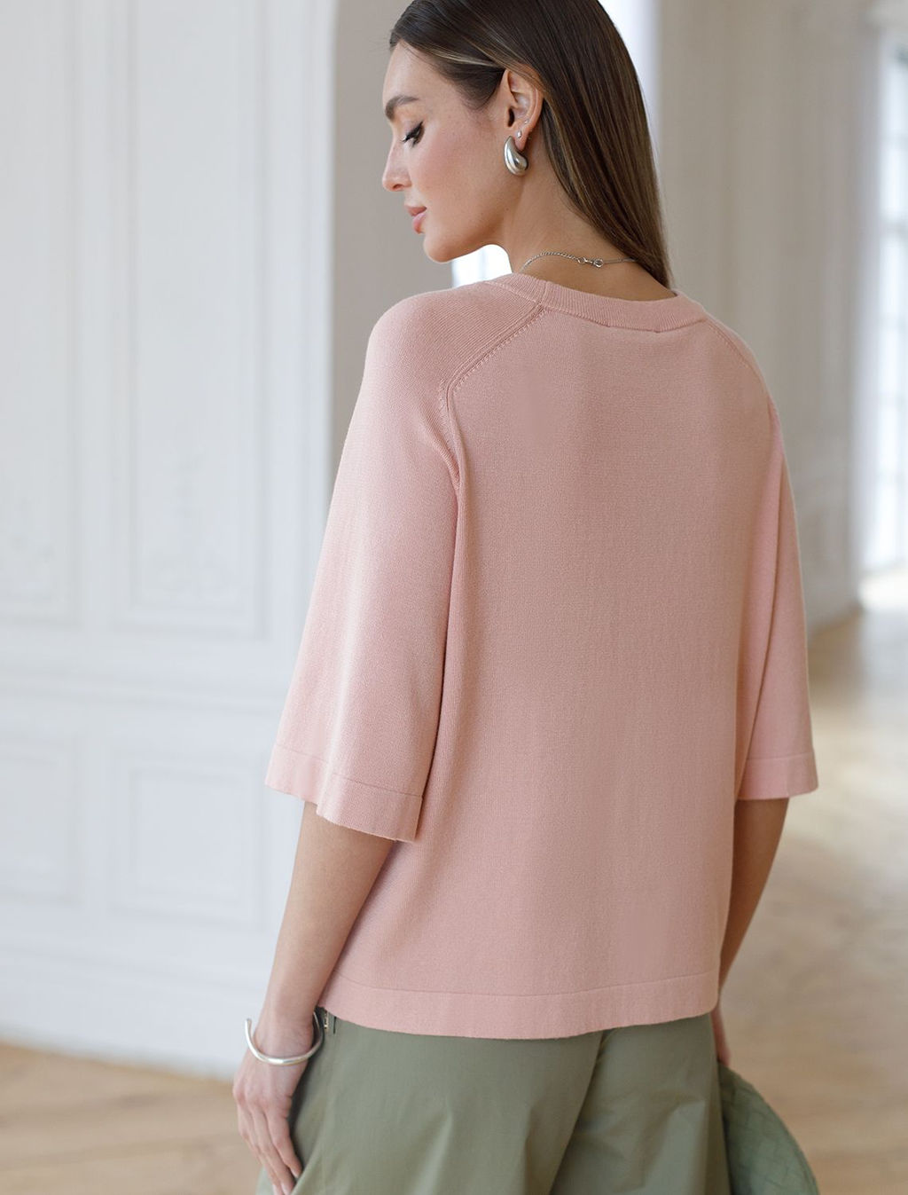 Свободный джемпер с рукавом 3/4 тонкой вязки из вискозы