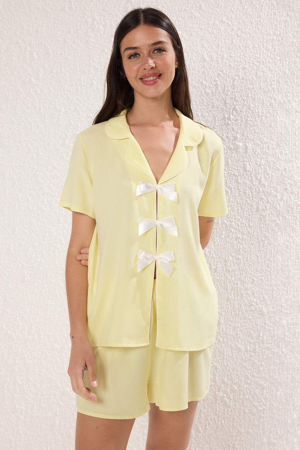 Trendyolmilla Beyaz Kurdele/Fiyonk ve Biye Detayl? Viskon Sortlu Dokuma Pijama Tak?m? THMSS24PT00290 фото 19