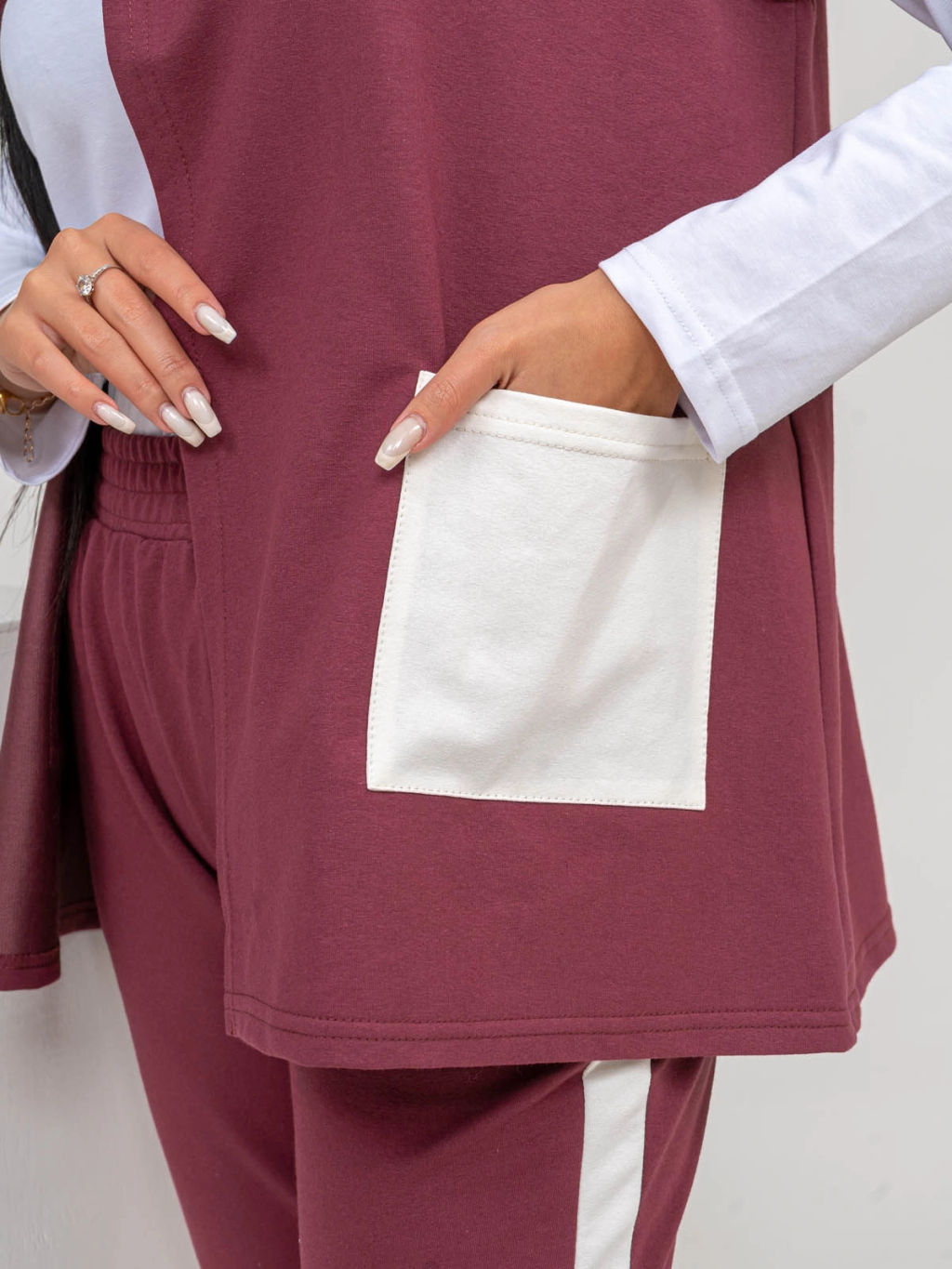 Костюм женский, цвет бордовый