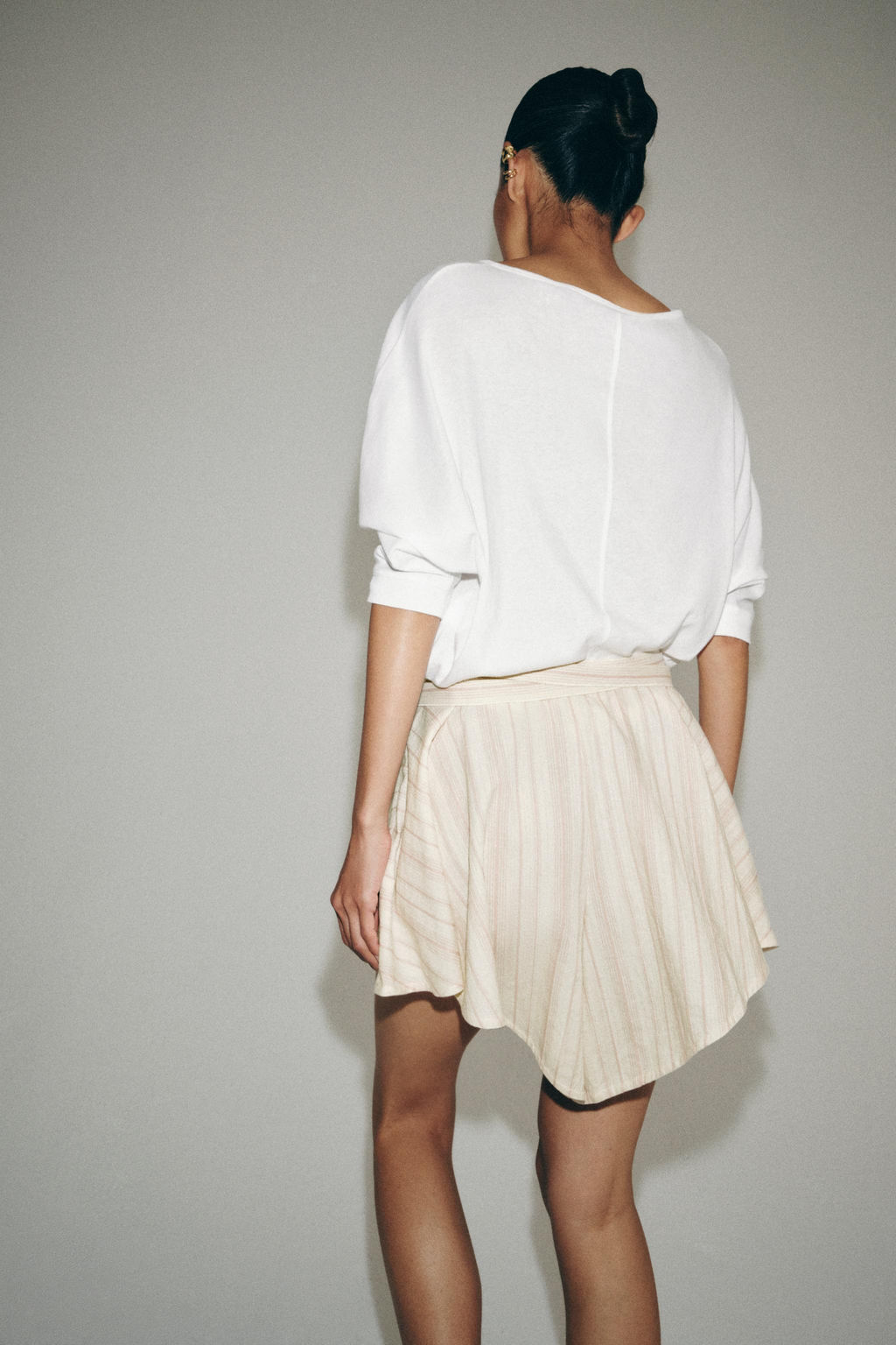 SHORTS PLIEGUES RAYAS ZW COLLECTION / rayas - Zara фото 4