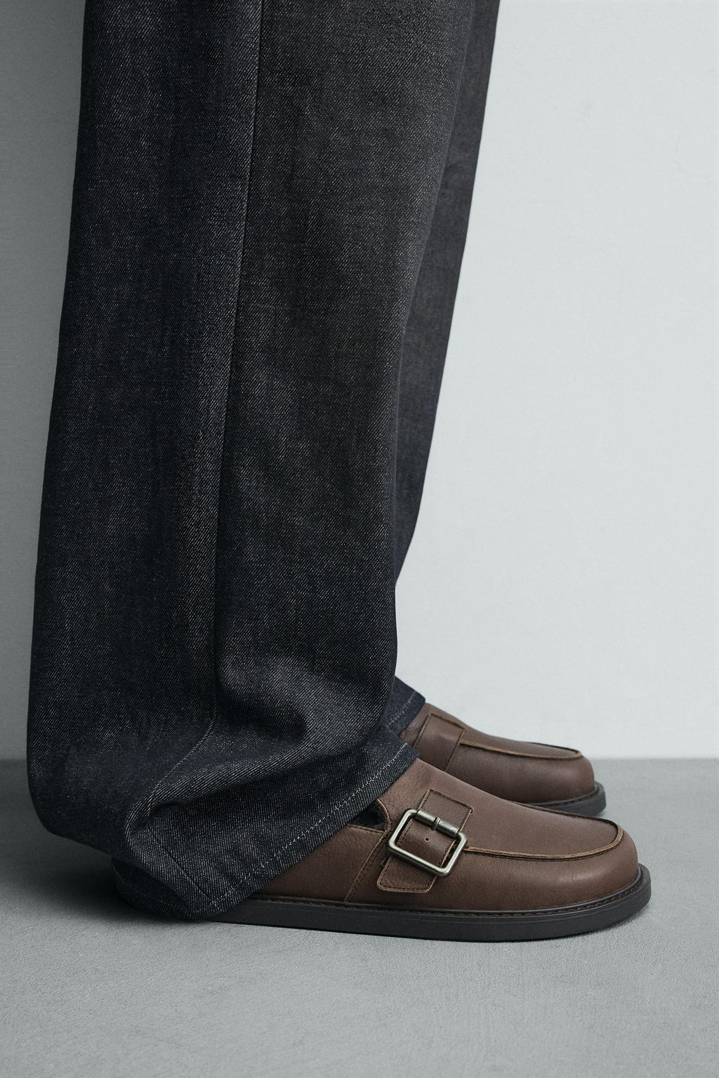 BUCKLED LEATHER CLOGS - Zara фото 8