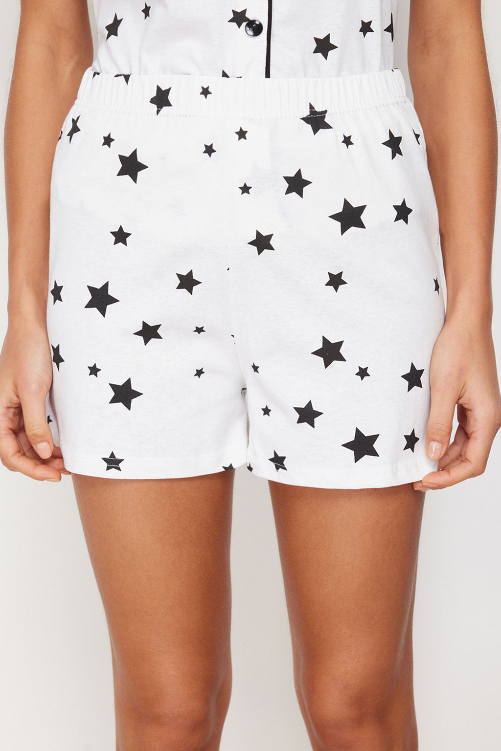 Trendyolmilla Beyaz %100 Pamuklu Y?ld?z Desenli Biyeli Sortlu Orme Pijama Tak?m? THMSS24PT00069  фото 4