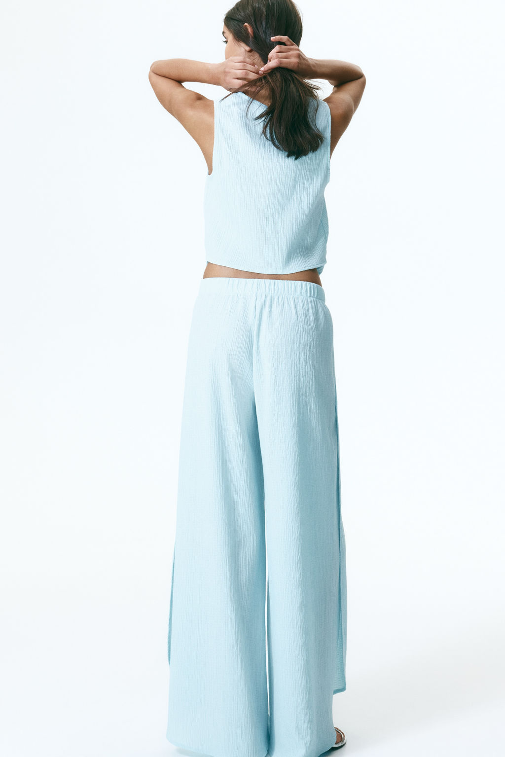 Top efecto arrugado con detalle cruzado - H&m фото 6