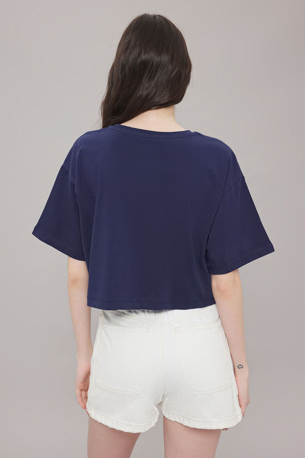 TRENDYOLMILLA Lacivert %100 Pamuk Relaxed/Rahat Kal?p Crop Bask?l? Orme T-Shirt TWOSS25TS00080 фото 4