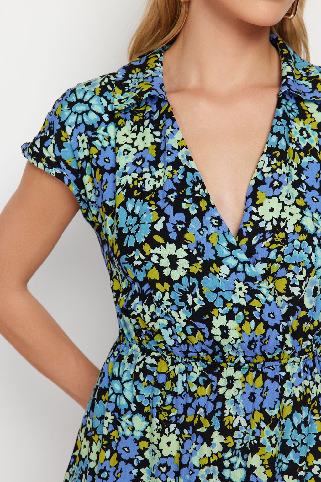 Lacivert Cicek Desenli A Kesim Kruvaze Yaka Viskon Midi Dokuma Elbise TWOSS24EL00607 - Trendyolmilla фото 5