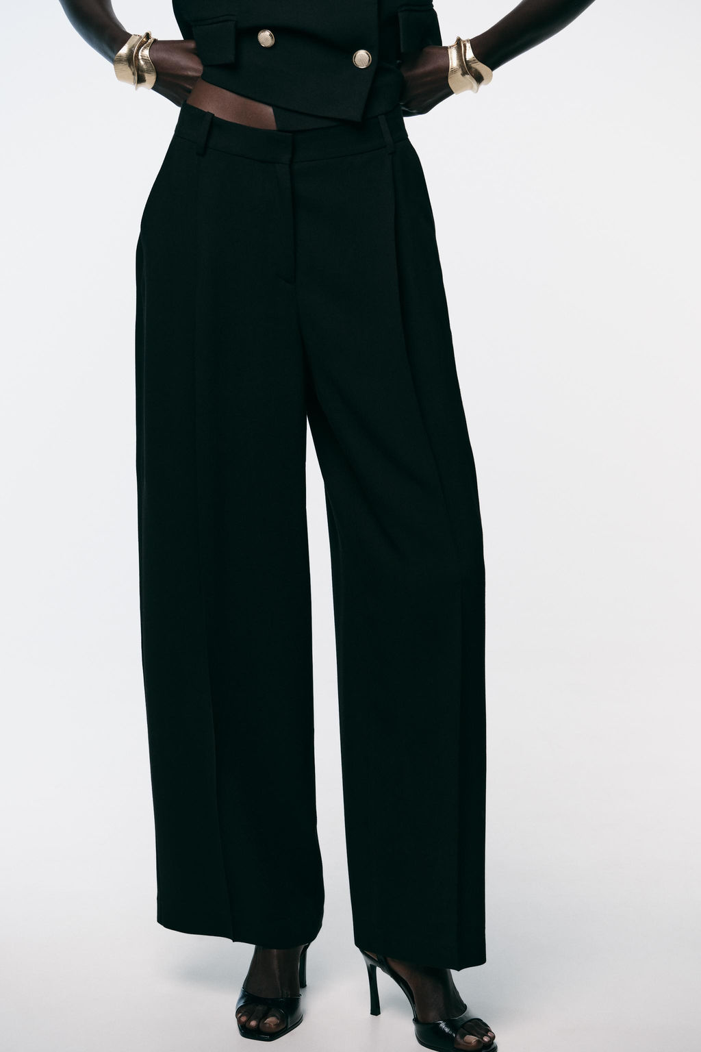 WIDE-LEG TROUSERS WITH DARTS