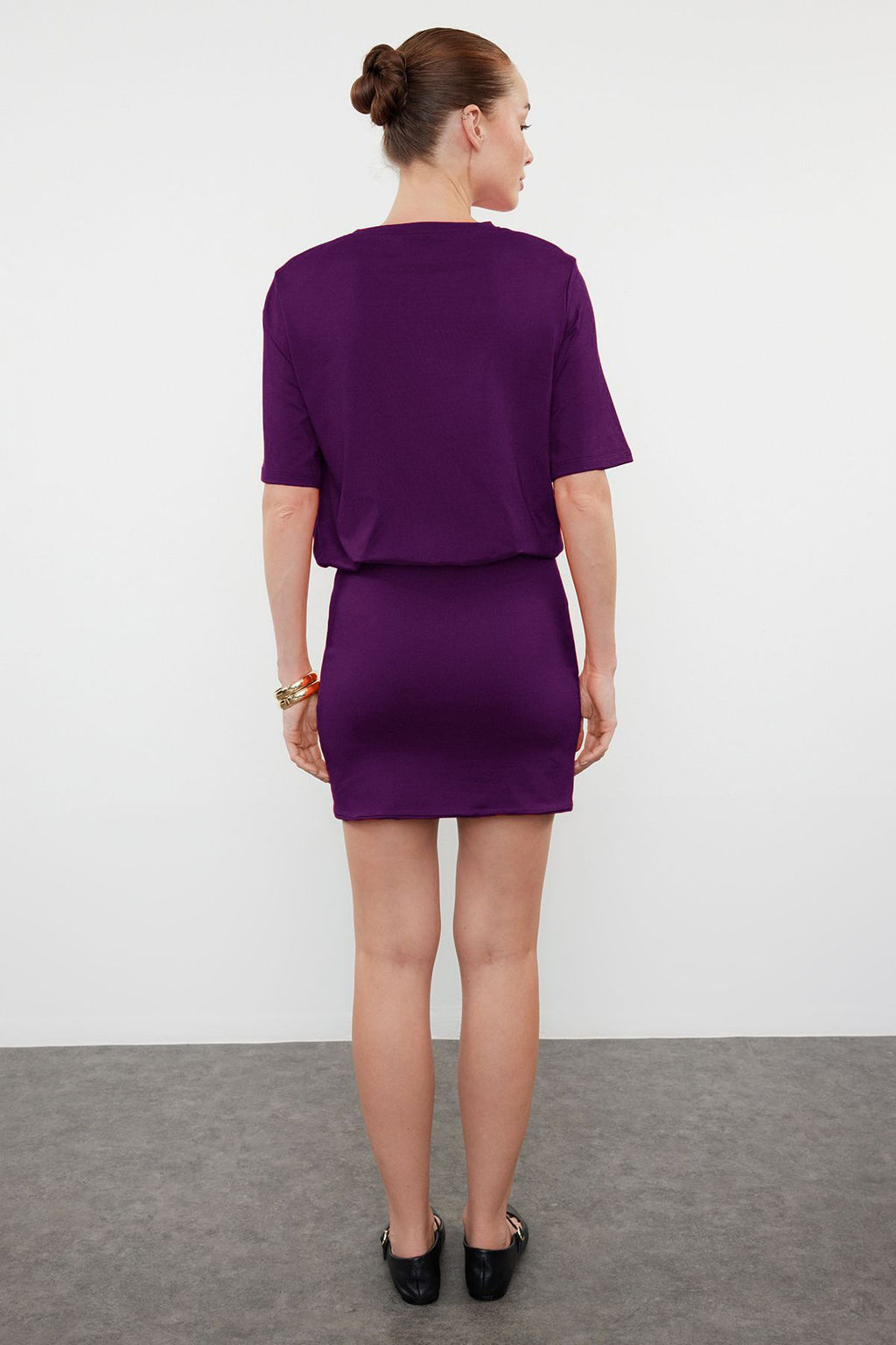Mor Duz Yumusak Kumasl? Fitted/Vucuda Oturan K?sa Kollu Esnek Orme Elbise TWOSS24EL00756
