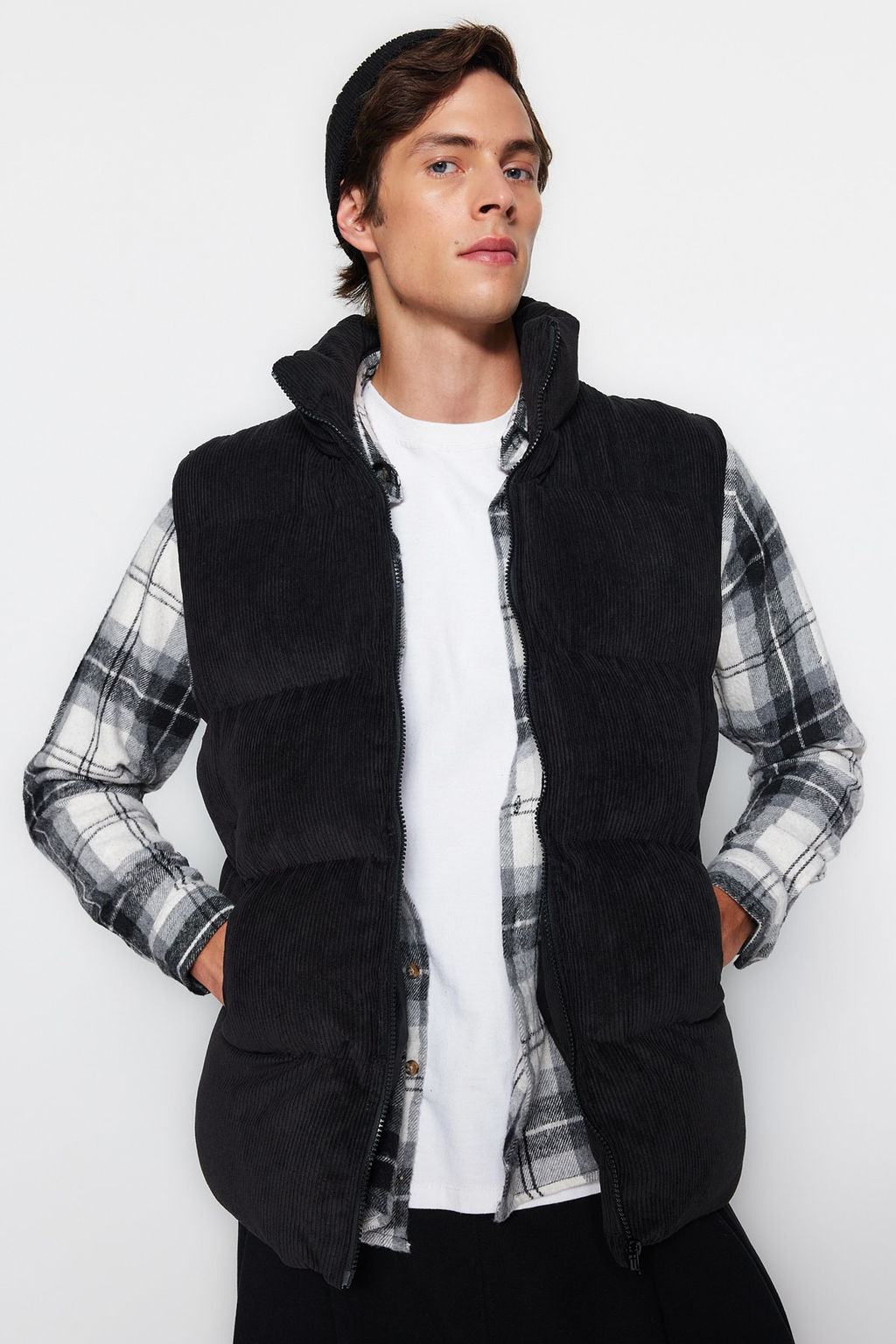 Trendyolmilla Man Siyah Erkek Regular Fit K?sl?k Kadife Yelek TMNAW23YE00013  фото 2