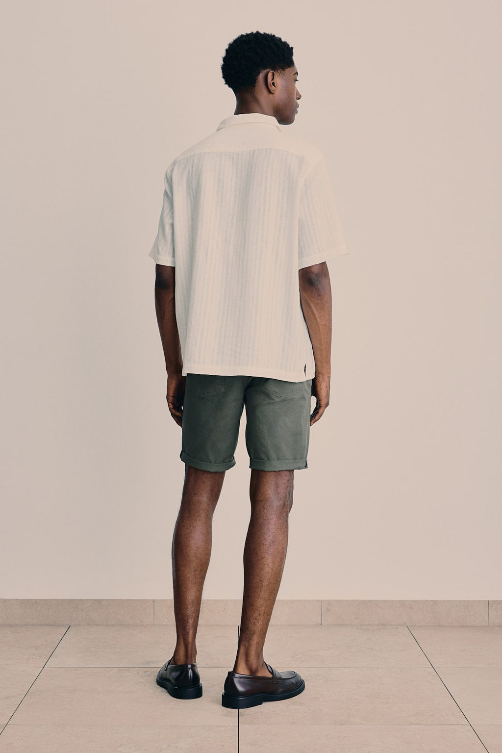 Pantalon corto en sarga de algodon Slim Fit - H&m фото 3
