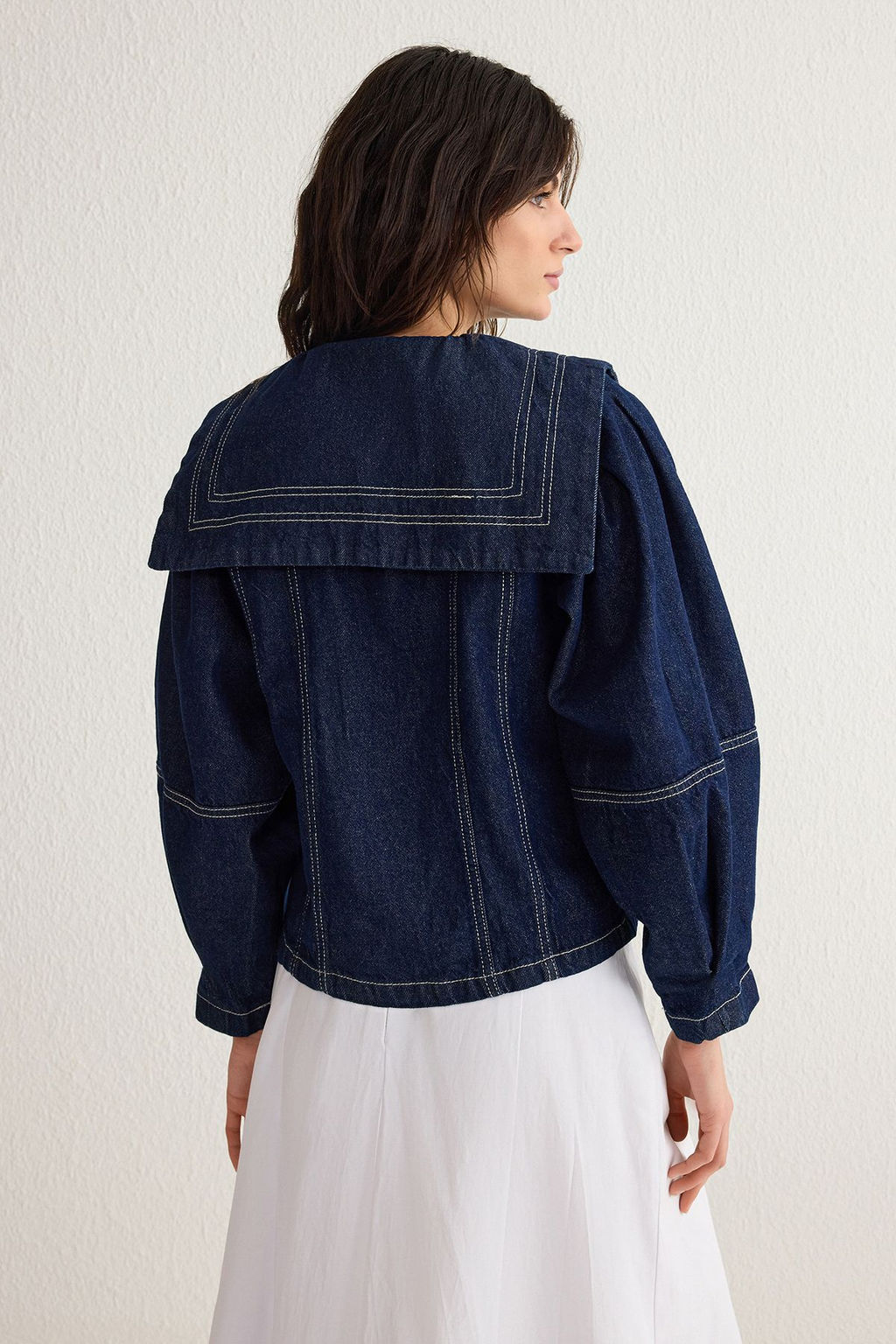 Koyu Mavi Denizci Yaka Detayl? Kontrast Dikisli Denim Gomlek Ceket TWOSS25CE00003