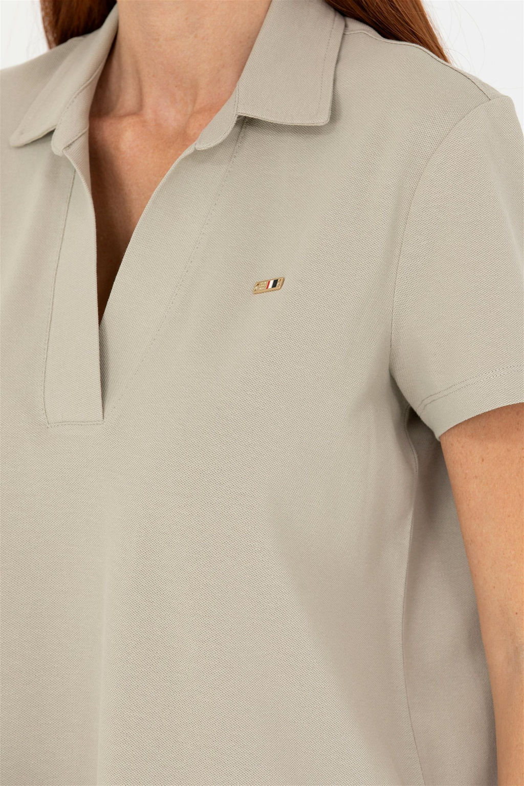 Женская базовая футболка цвета хаки со свободным воротником Неожиданная скидка в корзине - U.s. polo assn фото 7