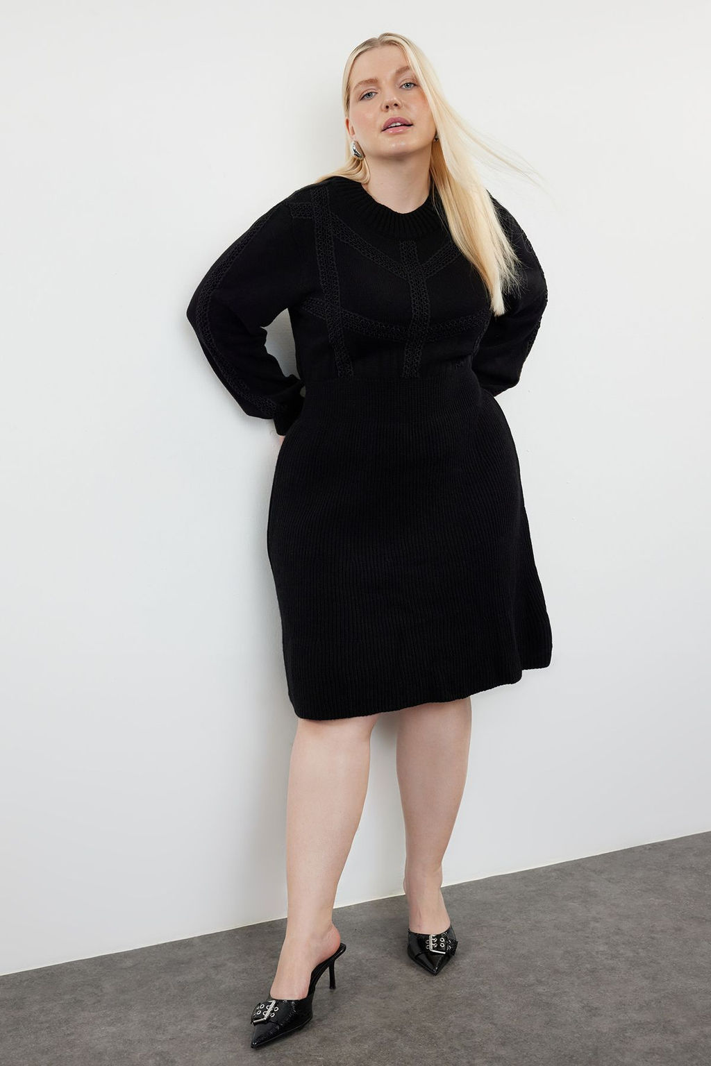 Siyah Orgu Detayl? Fitilli Triko Elbise TBBAW24AH00018 - Trendyolmilla фото 2