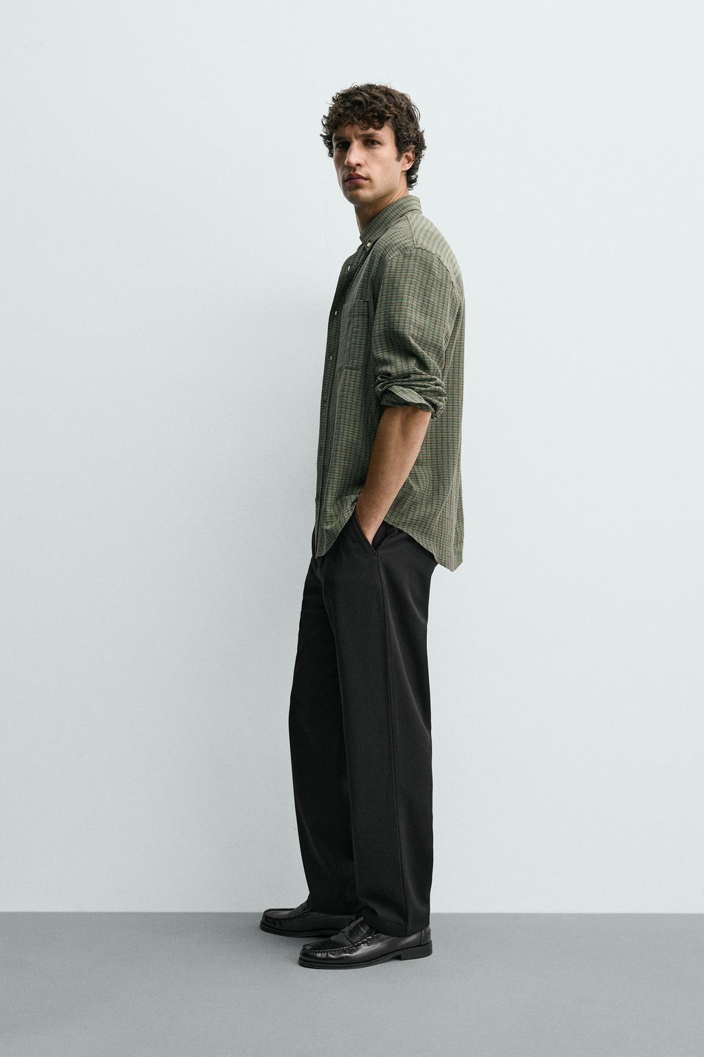 PANTAL?N STRAIGHT FIT CONFORT / Negro