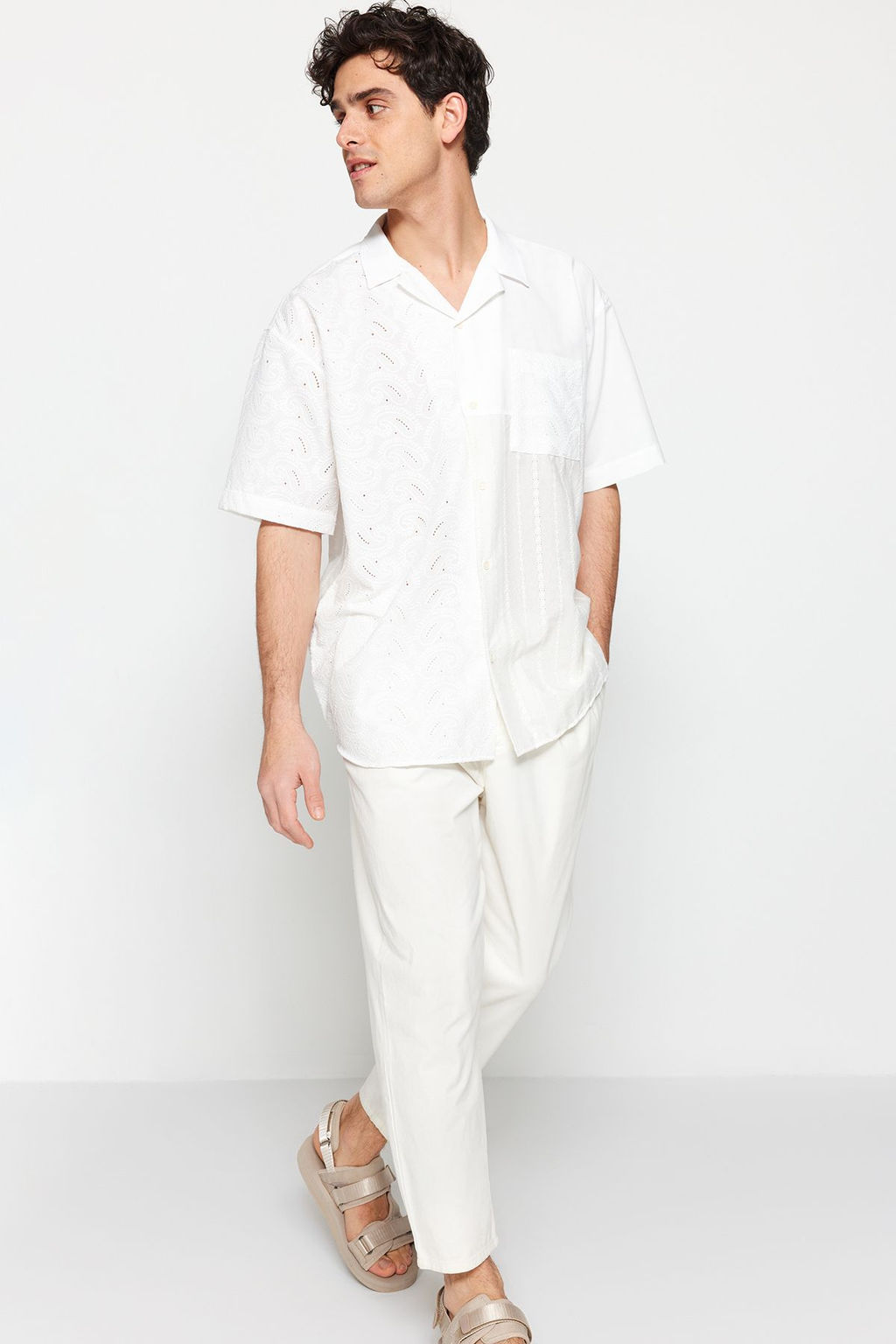 TRENDYOL MAN Limited Edition Beyaz Oversize Brode Bloklu Yazl?k Gomlek TMNSS23GO00135 - Trendyolmilla фото 8