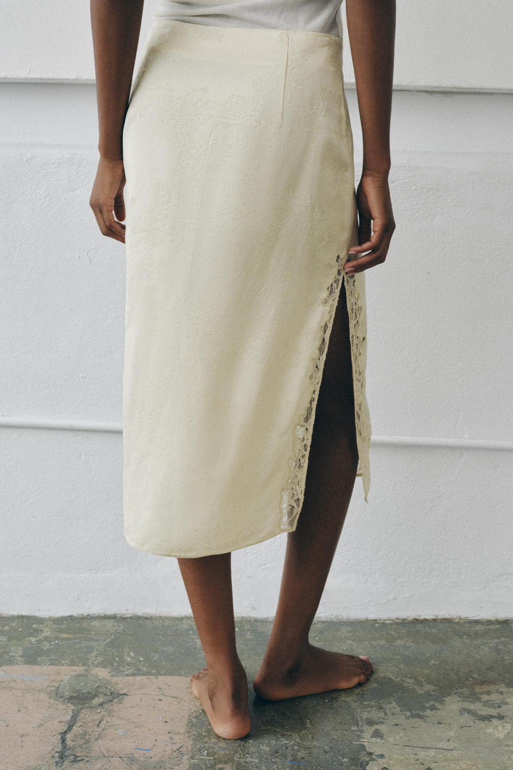 FALDA MIDI JACQUARD ENCAJE / Crudo - Zara фото 3