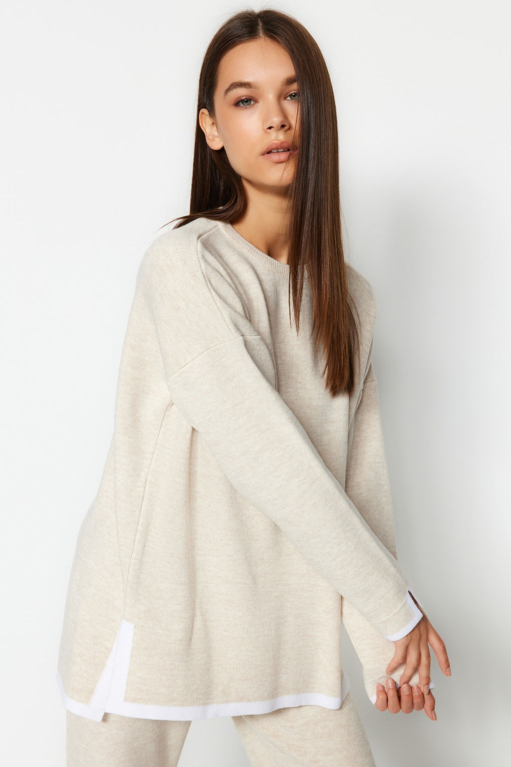 Bej Genis Kal?p Kontrast Renkli Triko Alt-Ust Tak?m TWOAW24AU00062