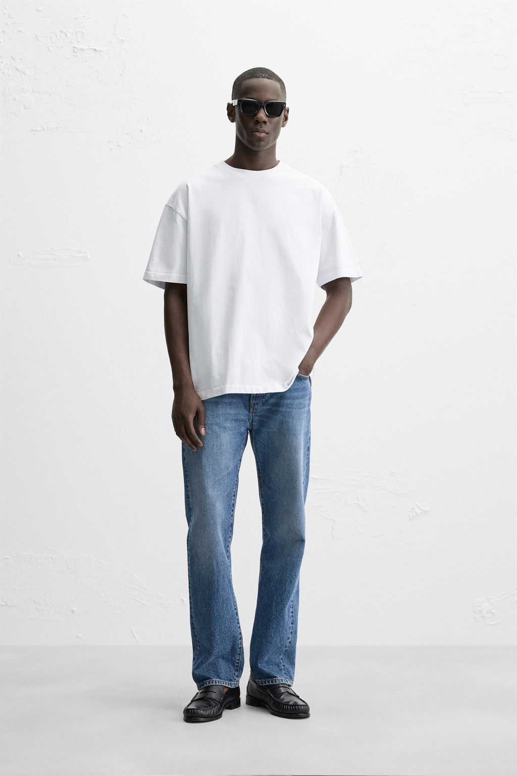 BASIC HEAVYWEIGHT T-SHIRT